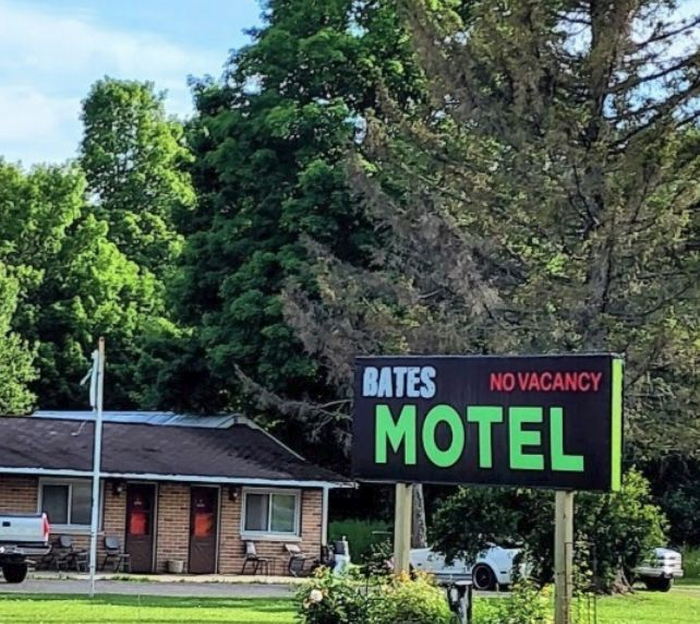 Bates Motel (Phils Bar Motel Cafe - Standard Super Service, Lone Wolf Saloon and Motel) - Web Listing